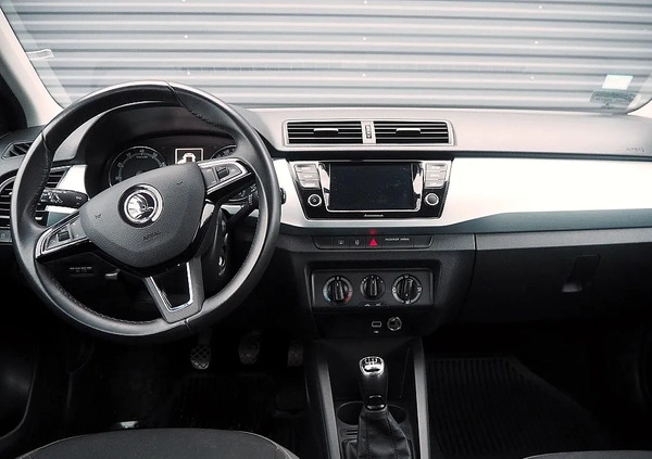 Skoda Fabia cena 39900 przebieg: 173700, rok produkcji 2020 z Białobrzegi małe 172